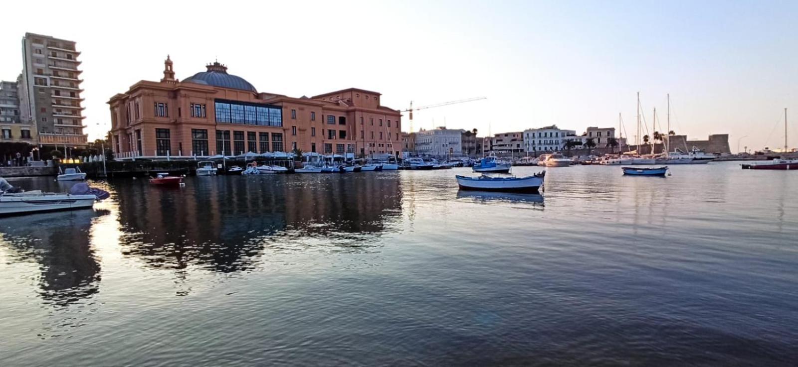Dimora Falcone Bari Exterior foto